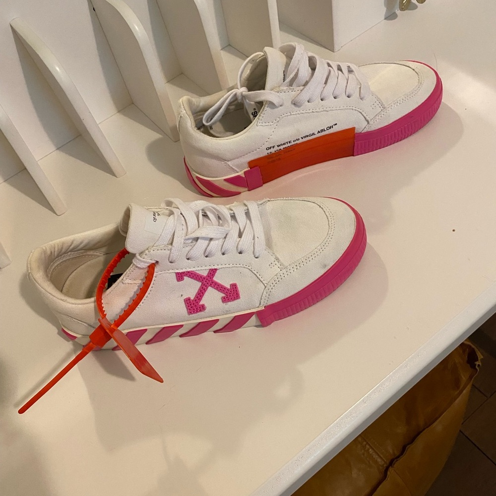 Off White Arrow Low Top Pink Designer Sneakers